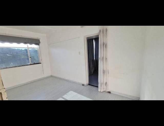 2 BEDROOM APARTMENT FOR SALE IN OVERPORT